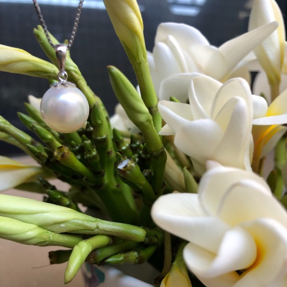 12-12.5mm Collection White South Sea Pearl Charm - Picture 3 of 3